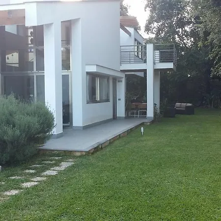 Mondello Home Hostel *
